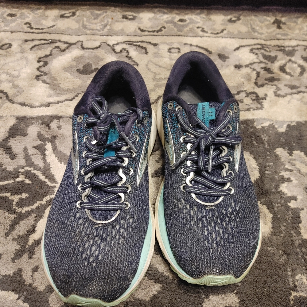 Brooks Ghost 11, size 8